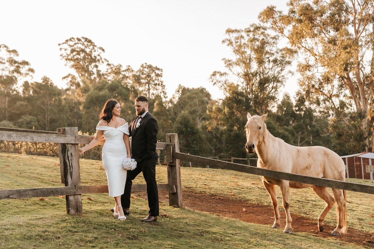 Couple getting married in nature outdoors in the Yarra Valley