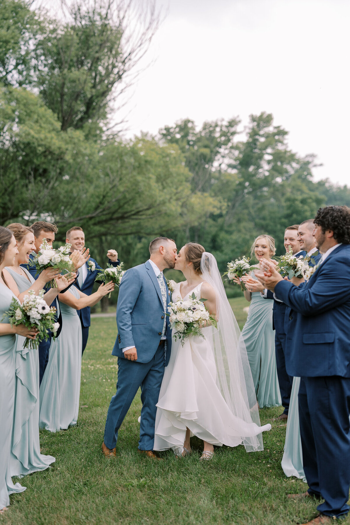 Light And Airy Wedding Photos in Pennsylvania | Ashlee Zimmerman