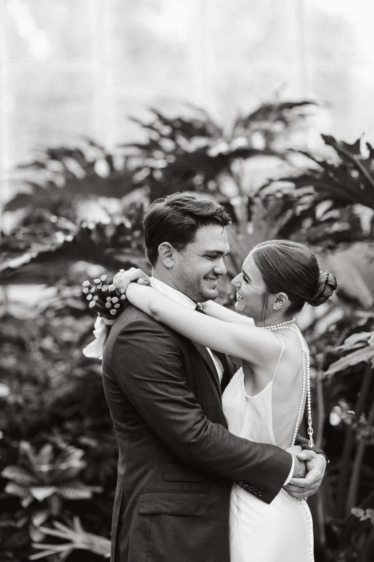 jaclyn-fisher-events-planning-chic-modern-greenhouse-wedding-in-philadelphia-86