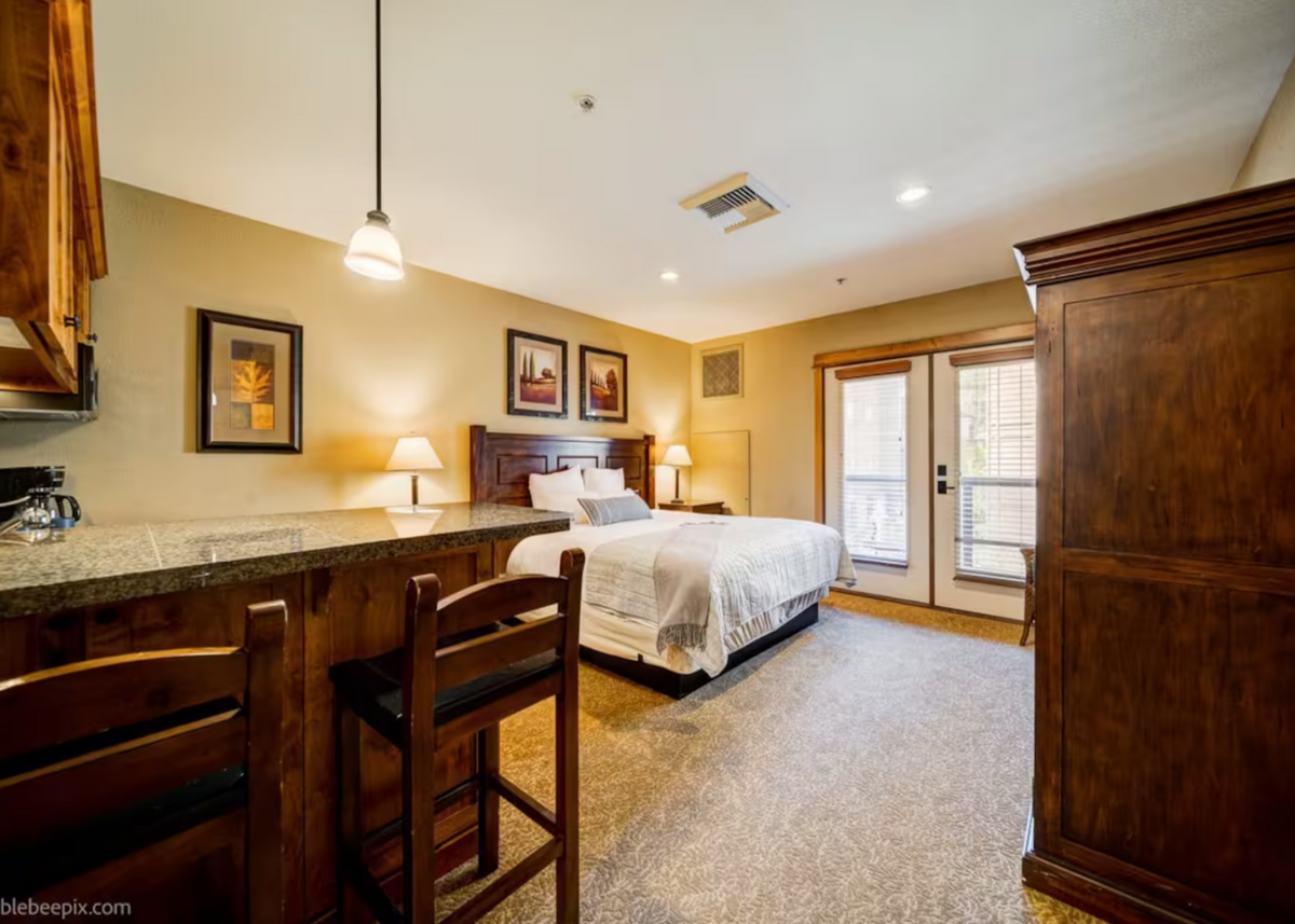 SILVER MOUNTAIN CONDO 3