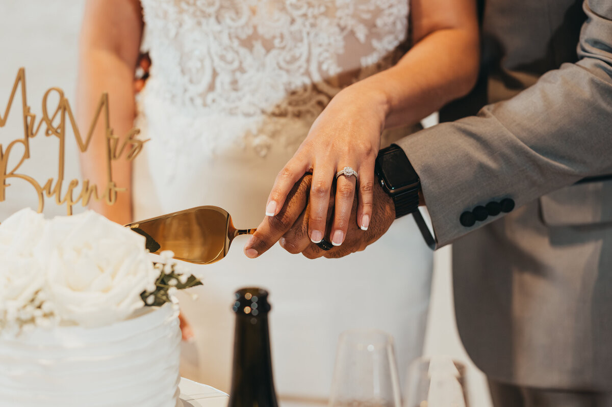 ariel-amir-photo-hotel-haya-elopement-chantilly-chic-celebrations-12