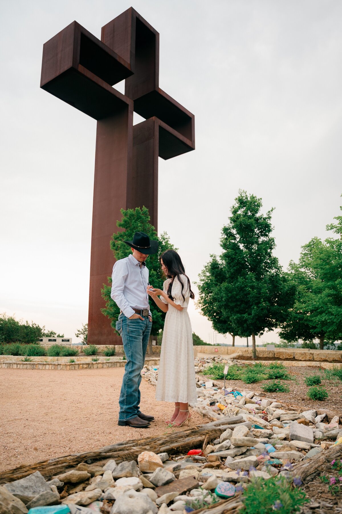 Monica Isabel Photography captures proposals in the Texas Hill Country 