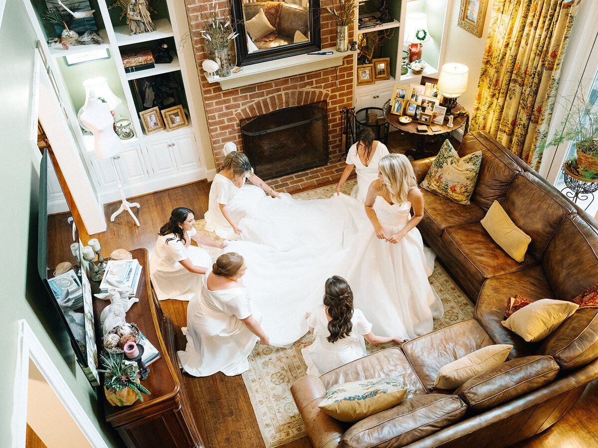 erienne-cam-wedding-girls-getting-ready-53_websize