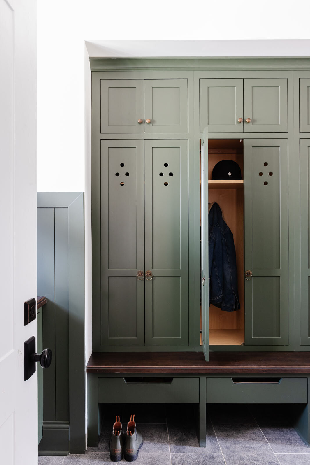 Portfolio-Derby House-Interiors-Wayne-Illinois-Derby Mudroom 006(1)