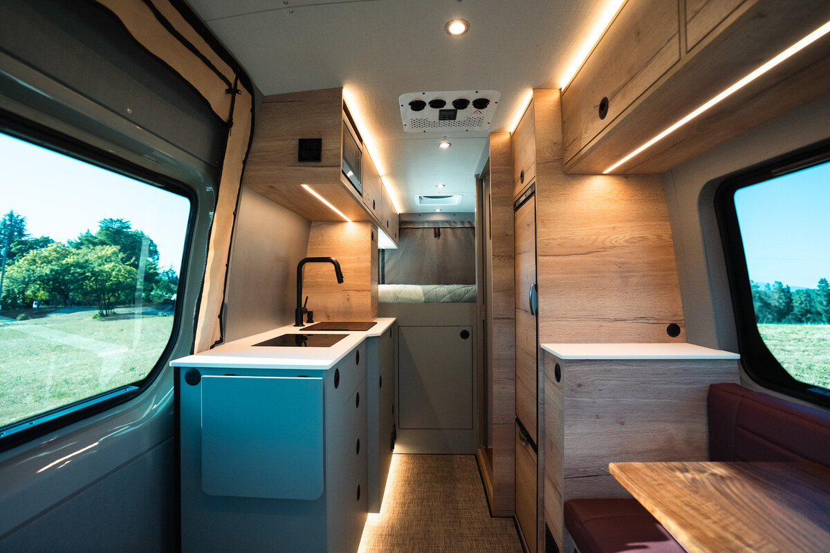 2_CeCeVan122_BenchmarkVehicles2025CeceVan122_BenchmarkVehicles2025_DSC3083