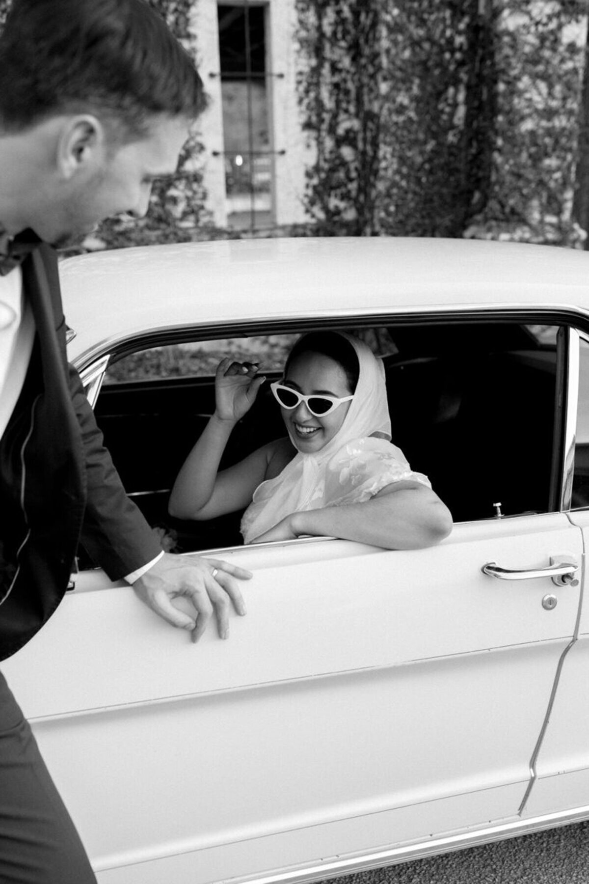 Classic car engagement photography in orlando by Marissa Nicole