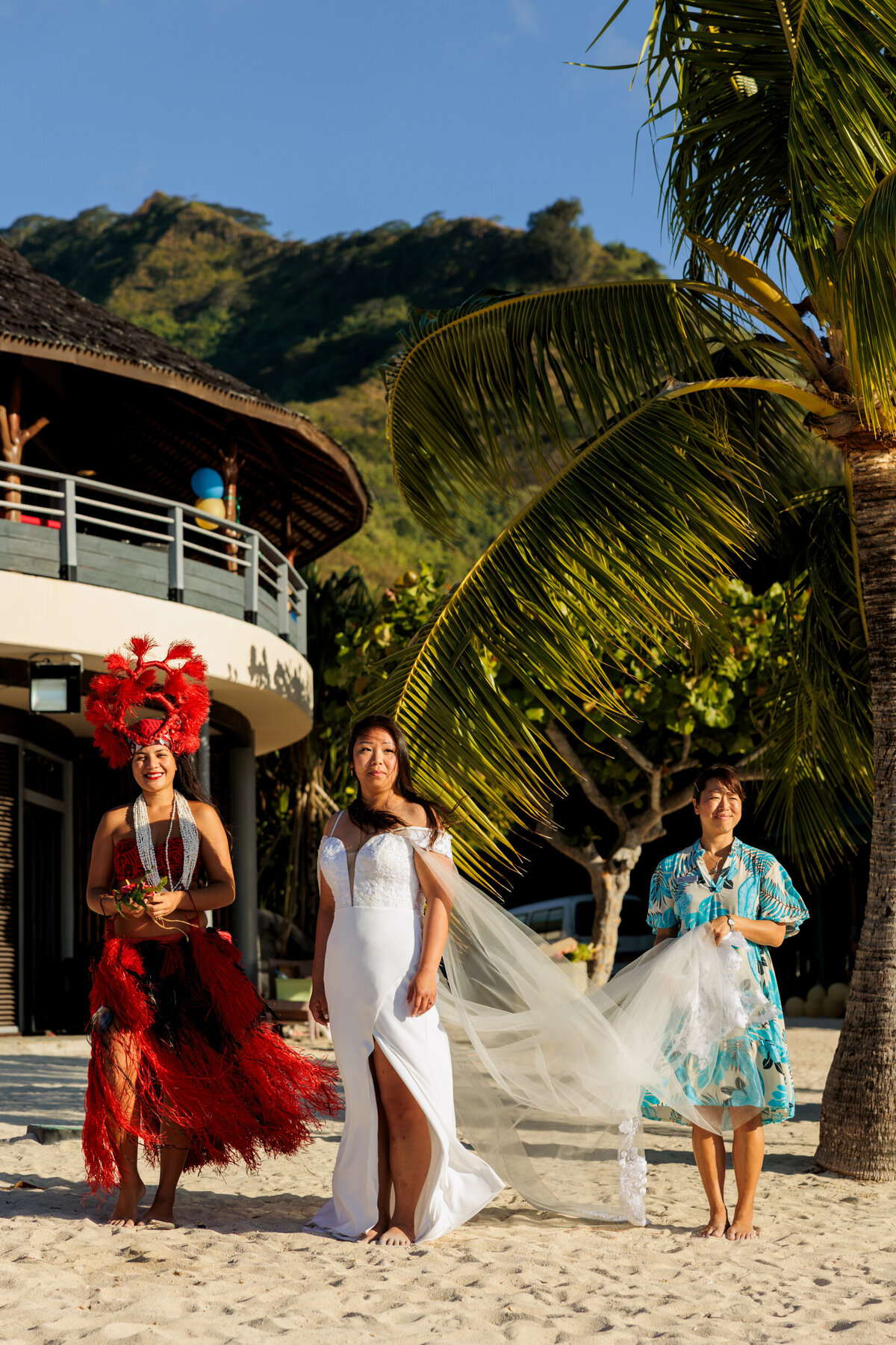 brdie-waits-for-groom-tahiti-wedding-ceremony