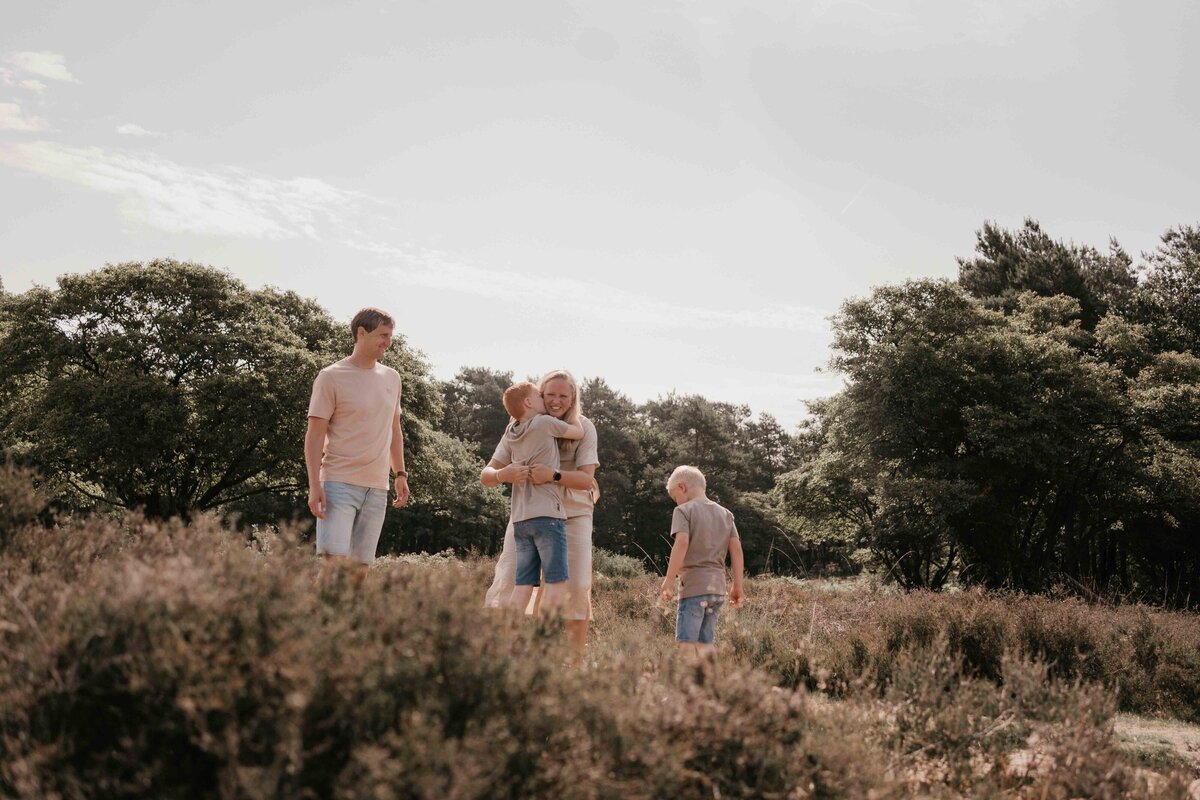 liefdevolle-gezinsfotografie-laren-duinen-leukfotografie (5 van 114)