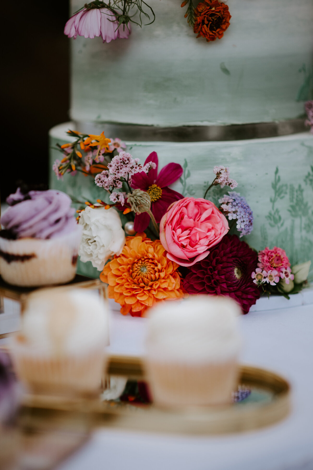 2025 Dannys Zuckerwerke Hochzeitsfotos Hochzeitstorte Hochzeitsfotograf Blumenhalle Jülich Lichtsammlerin Sarah Thelen Fotobox Aachen Köln Düsseldorf.jpg00012
