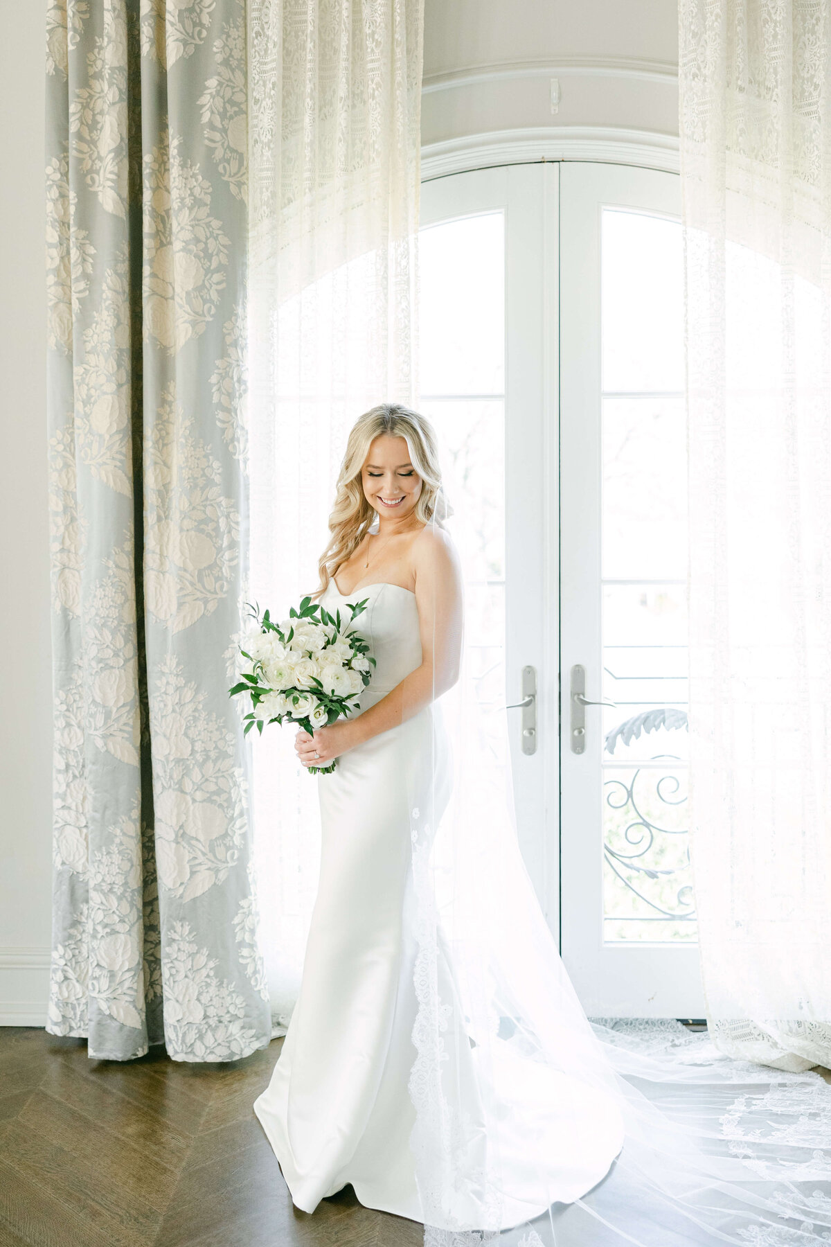 bride getting ready in park chateau suite