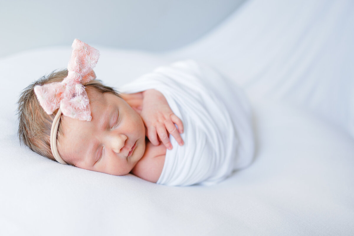 baby-girl-newborn-photos-at-home-in-virginia-beach