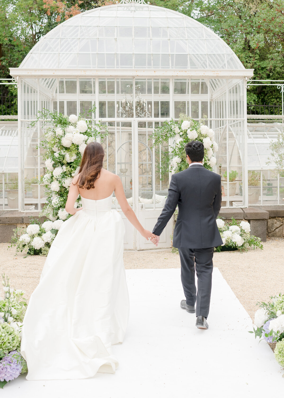 wedding-couple-walking-down-aisle-