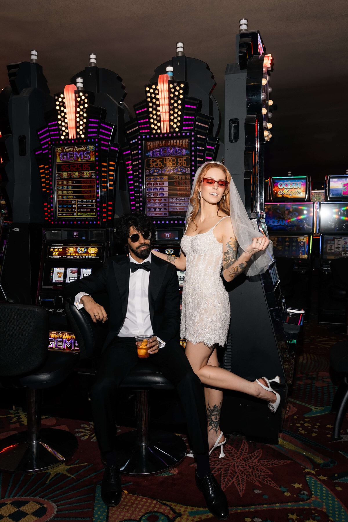 81riskyexposure_hayley-vikram_las-vegas-elopement-photography