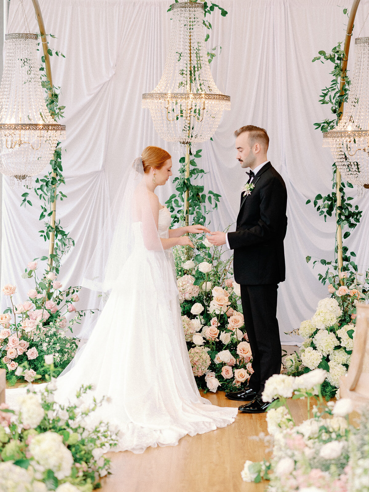 Wedding-Flowers-Michigan-Midwest-Venue3Two (3)