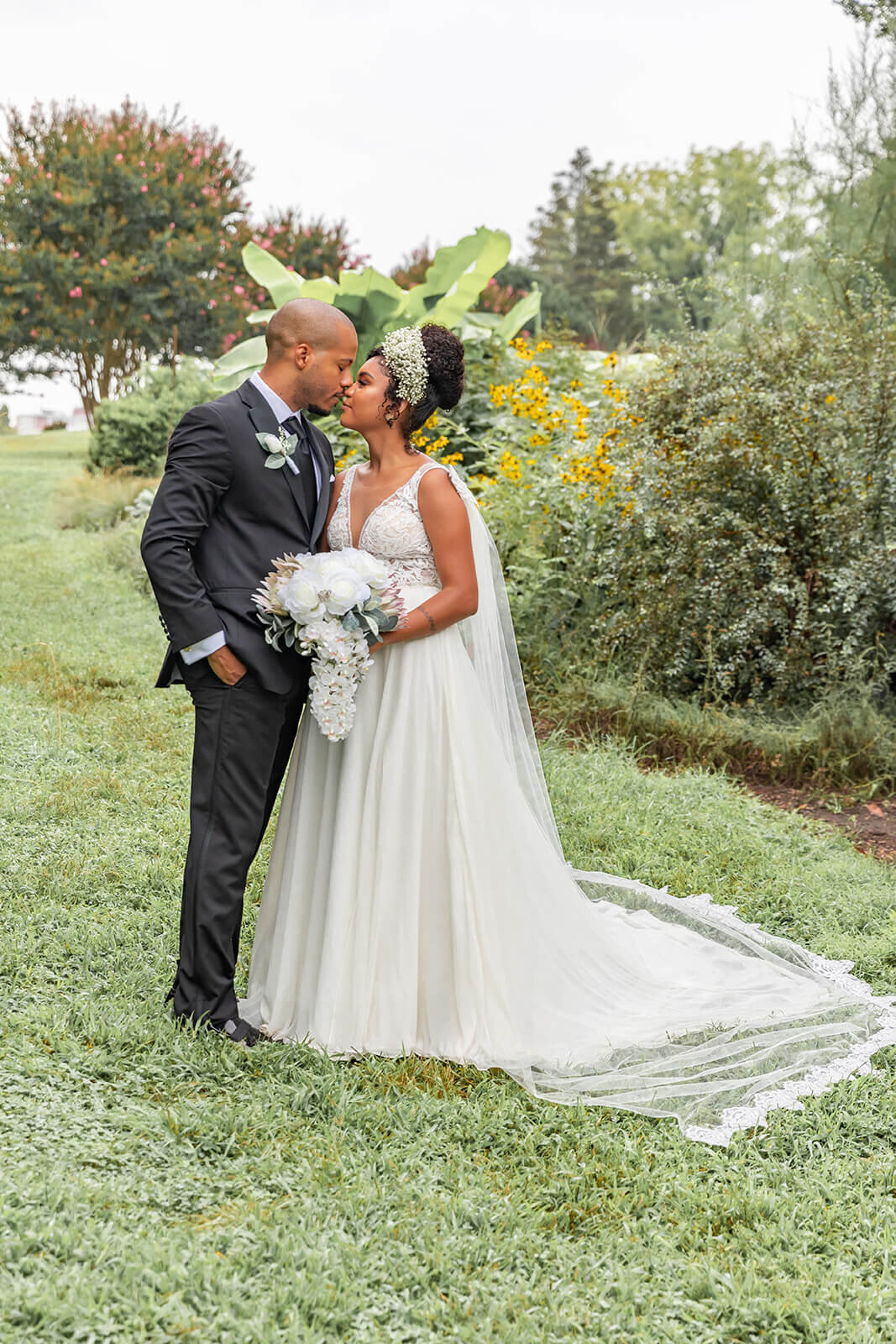 bride and groom at Cylburn Arboretum