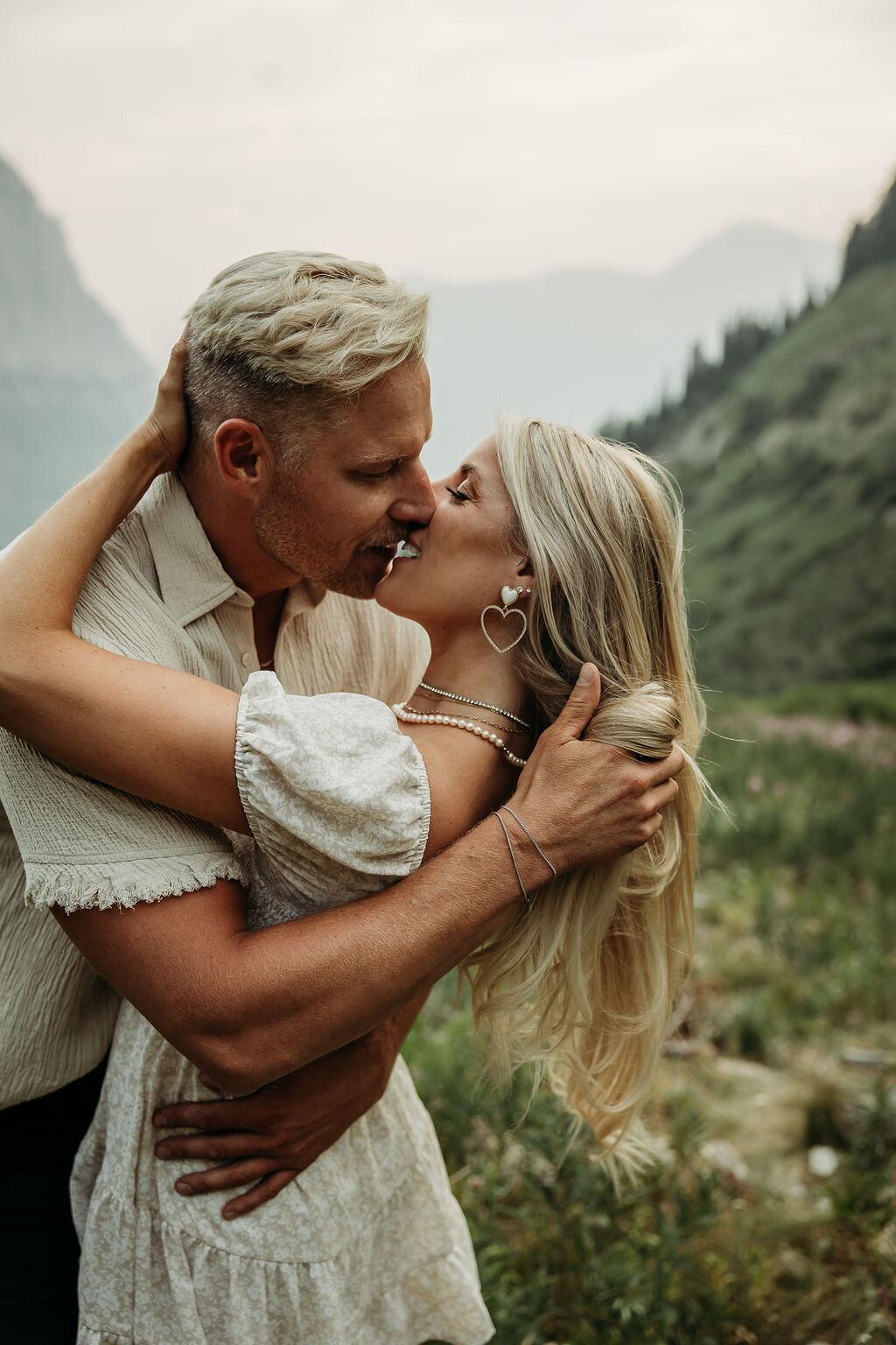 glaciernationalparkengagementphotographer-glaciernationalparkengagement-glaciernationalparkcouplesphotos-224