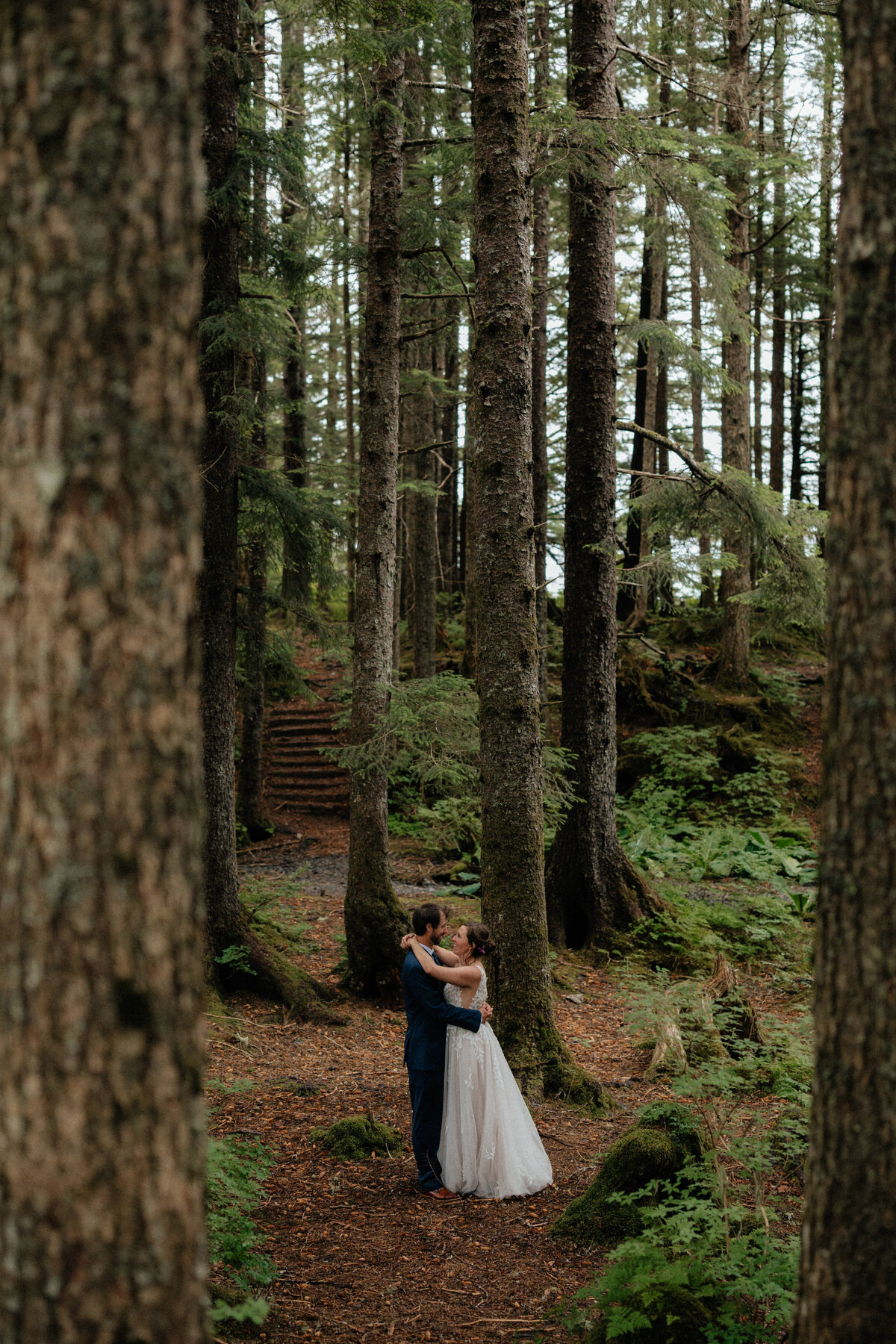Lauren+Dan_Orca-Bay-Lodge-Cordova_EmeliaKPhotography-186