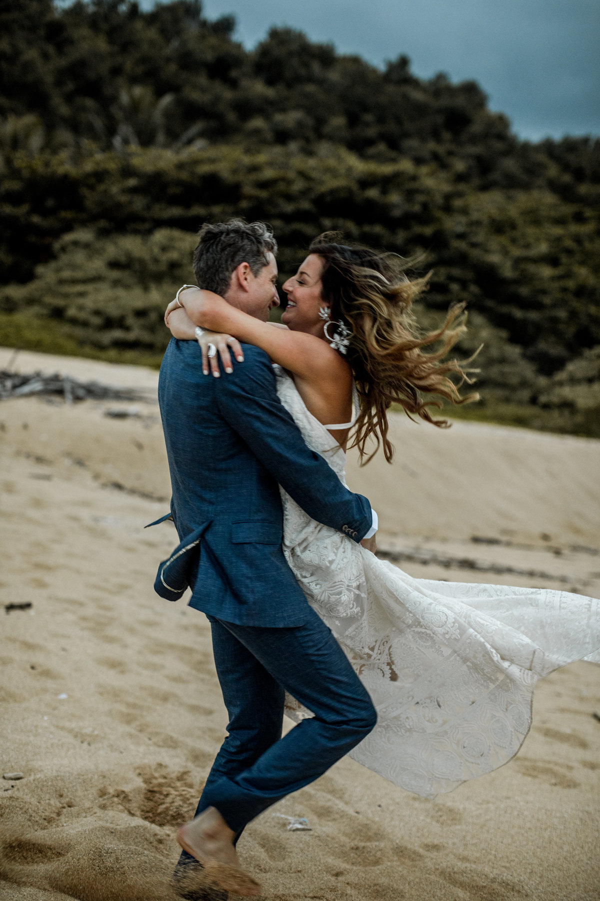 Jenny-and-Lee-Kauai-Wedding-by-Lilly-Red-1219