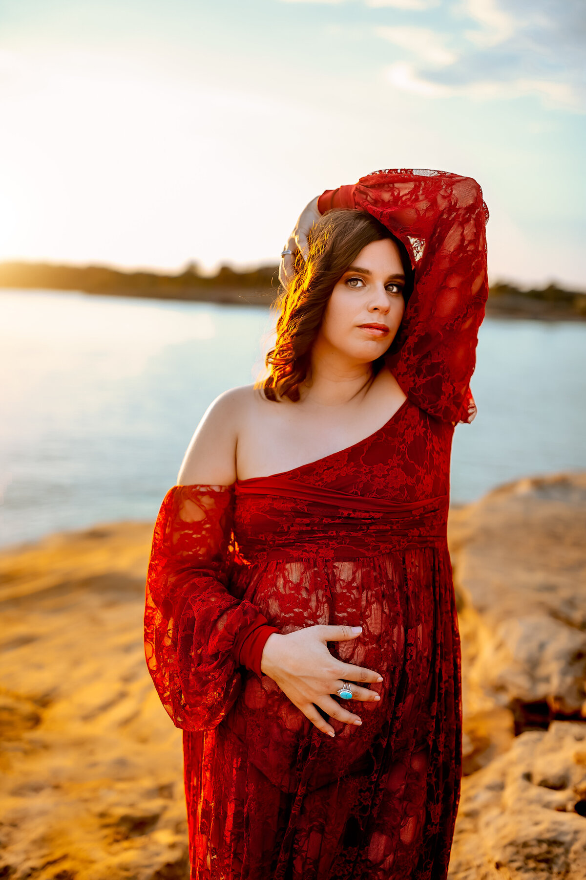 Affordable maternity session on lake grapevine | Crowley, TX Family and Newborn Photographer