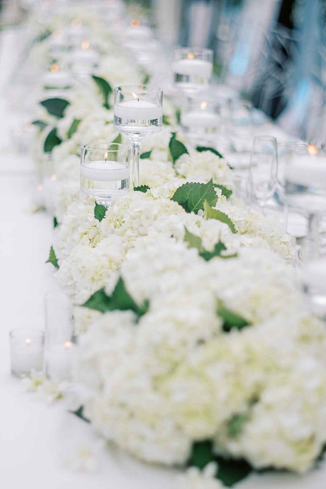 Luxurious-White-Admirals-House-Wedding-Flora-Nova-Design-Seattle-00031