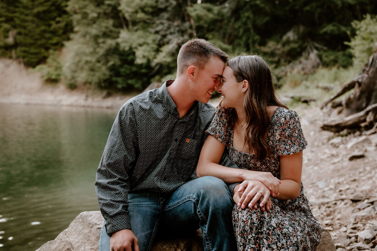 couples photography in oregon by magnolia june visuals