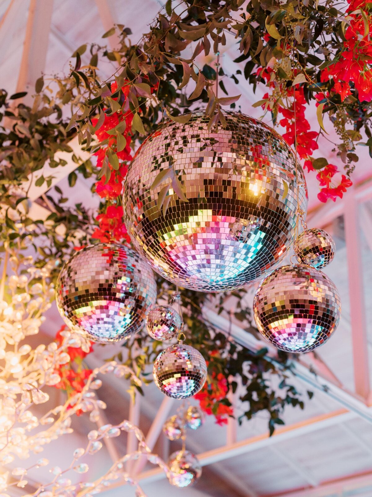 elchorro-floral-disco-ball-wedding-decor