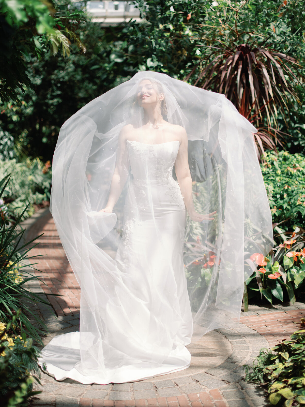Longwood Gardens_Editorial_Luxury_Wedding_Photo_Skyler Jordan Photography-23