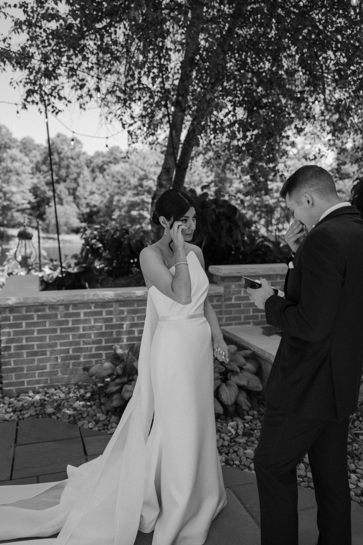 bright-luxury-outdoor-summer-wedding-ohio-1