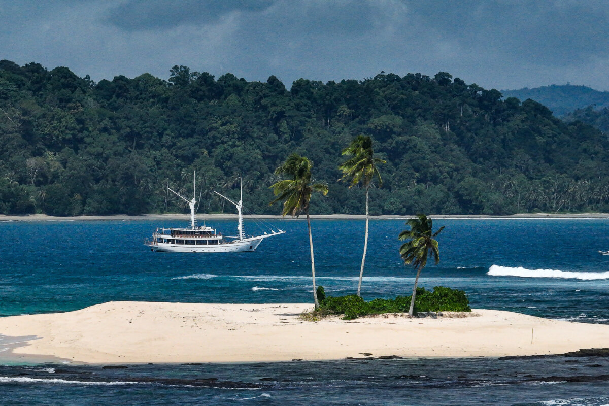 Siloina Luxury Surf Yacht Charter Mentawais - The Boat-0436