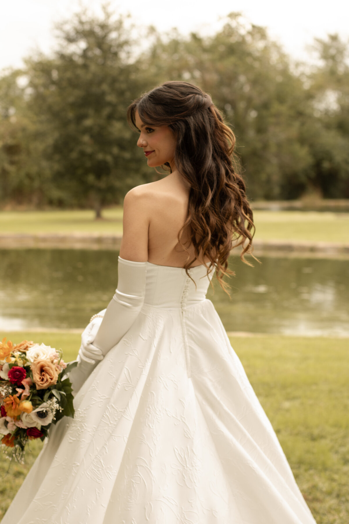 bridal portrait, flowers down, editorial photo