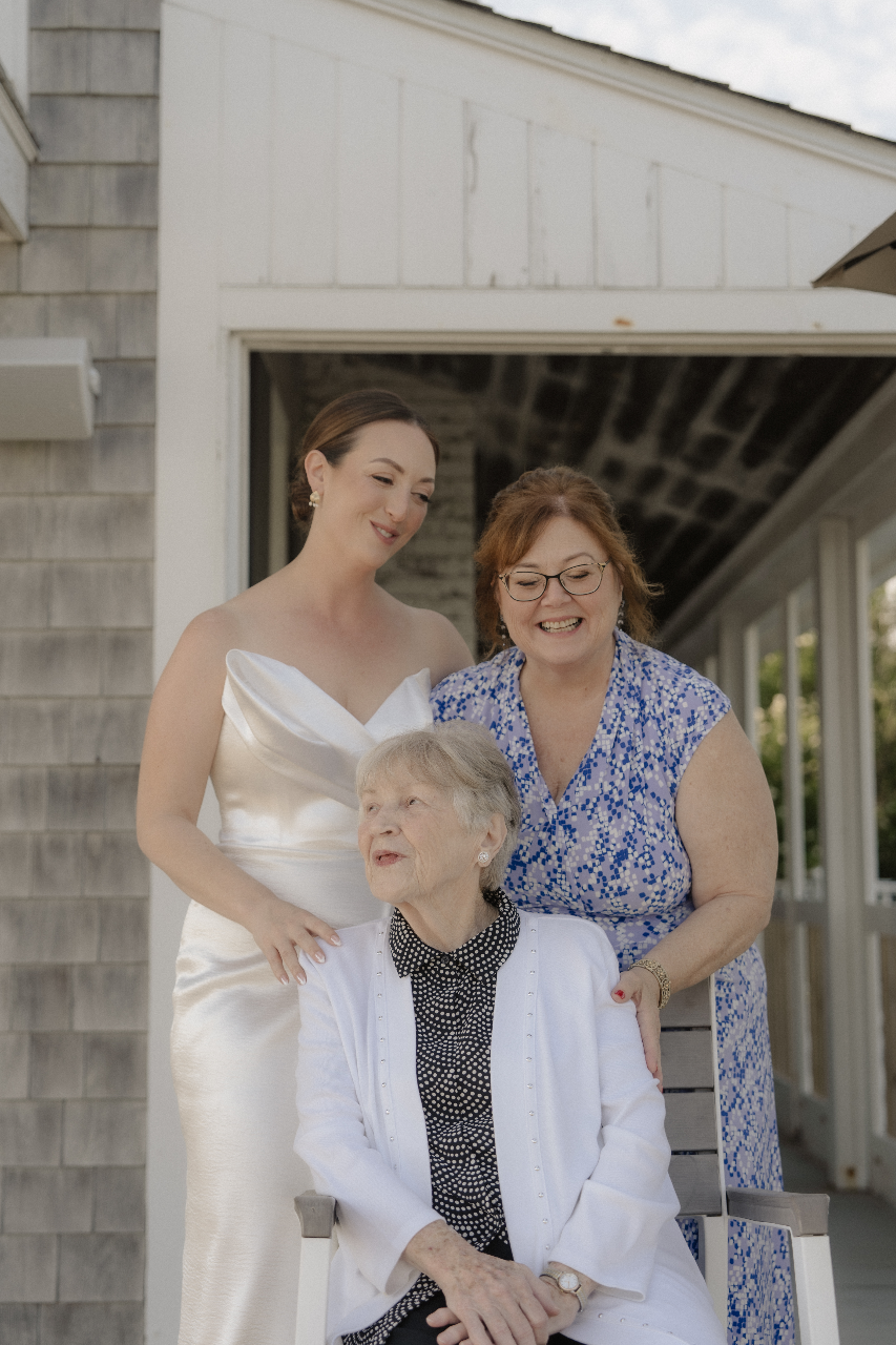 casual-family-wedding-photographer-ct