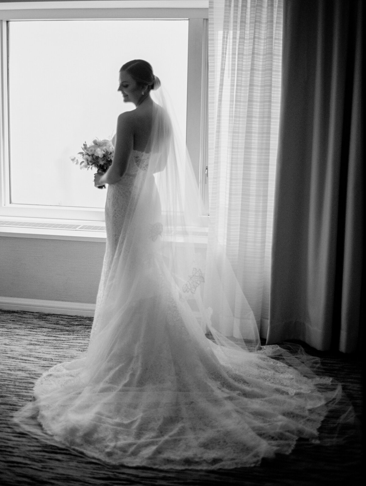 st-james-chapel-wedding-chicago-12
