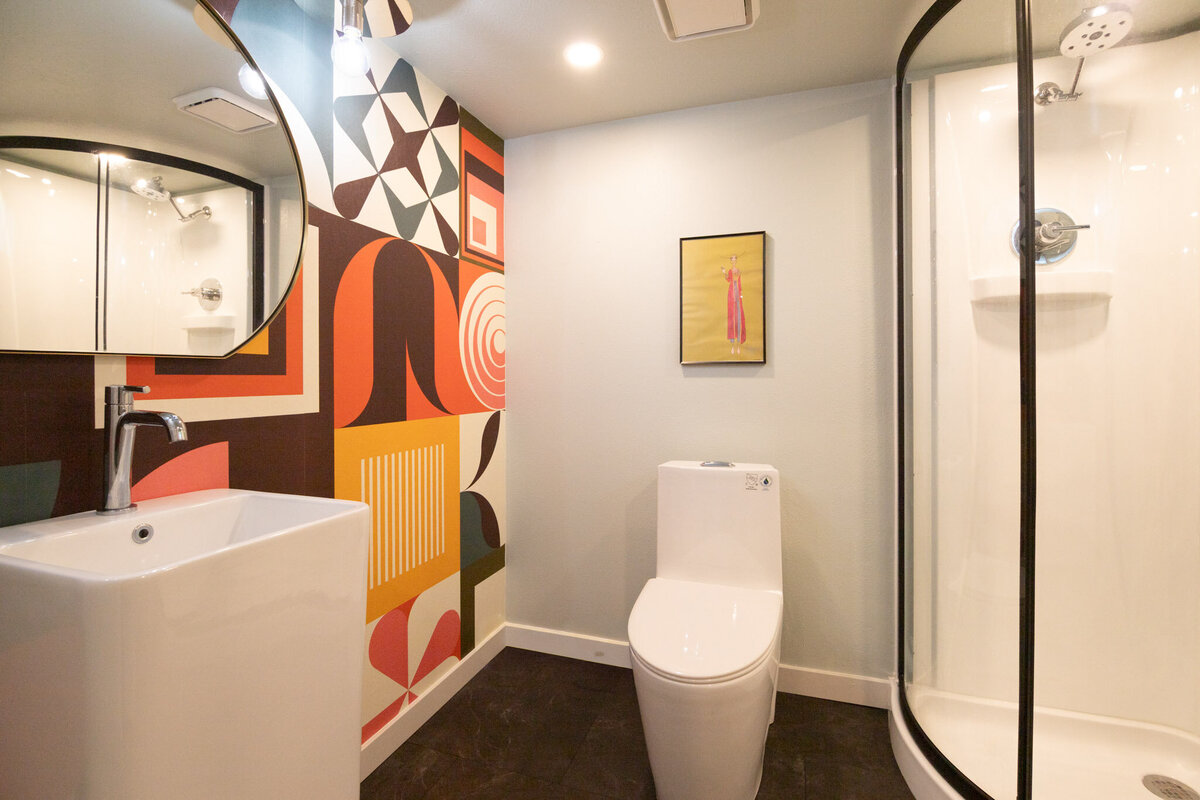 retro wallpaper in bathroom renovation