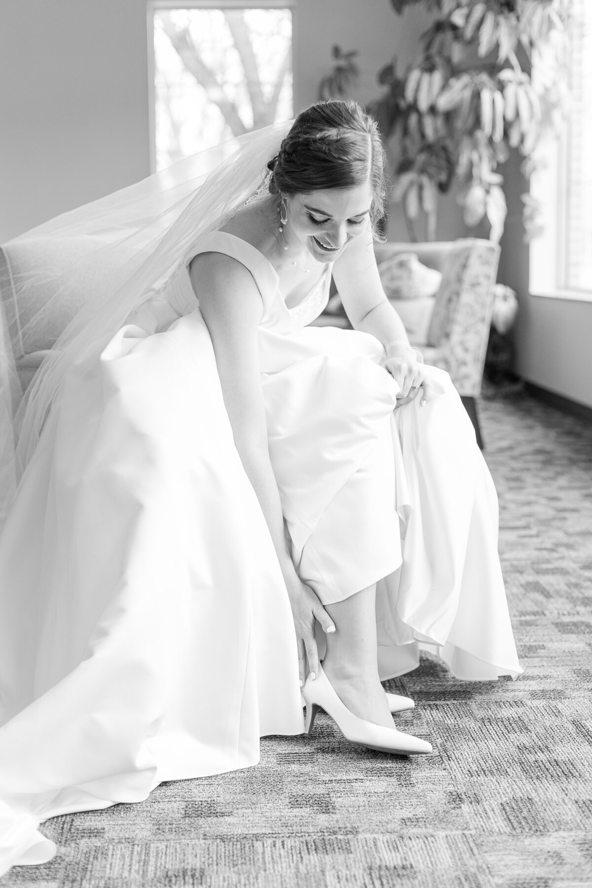 bride portraits by Bella Faith Photography, best photographer Columbia MO, best wedding photographer Columbia MO, wedding photographer Jefferson City Mo