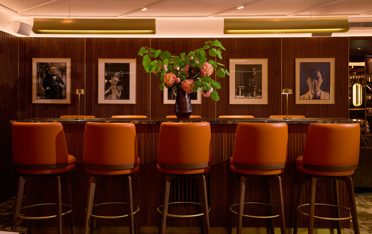 Waterstone - Fitzwilliam Hotel - Dublin - Luxury Boutique Hotel - Lounge High Table Full Res