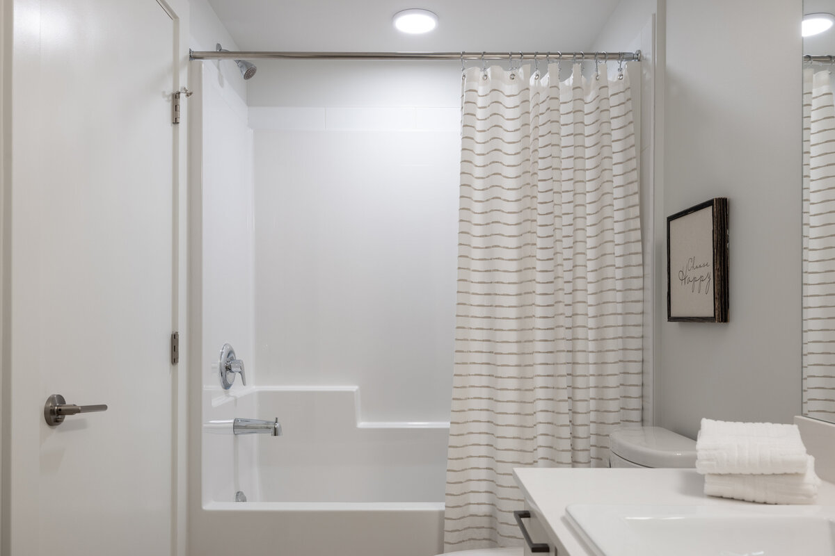 1720 Richter Show Suite - STOBER-15