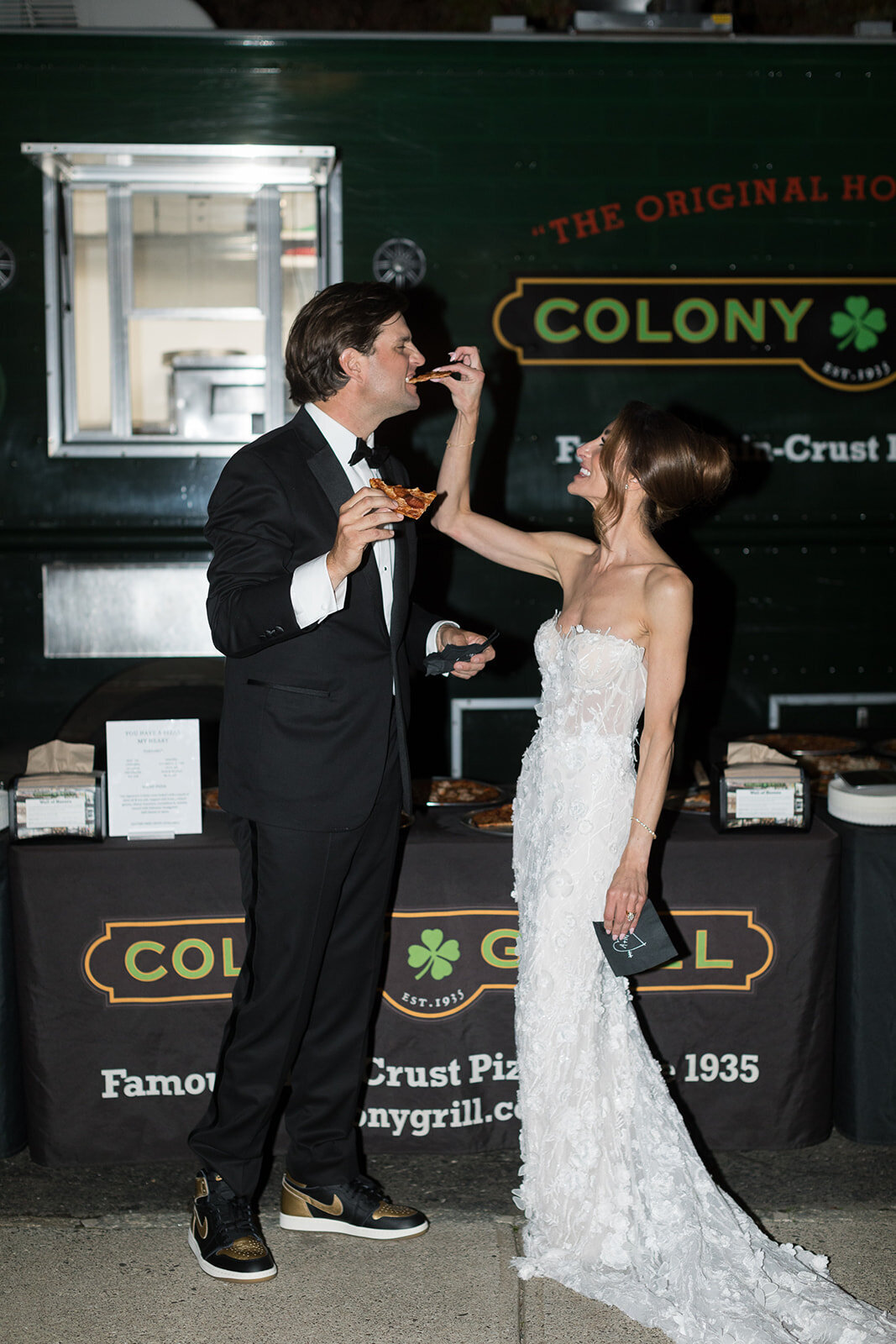 colony-grill-pizza-truck-at-wedding-greenwich-ct