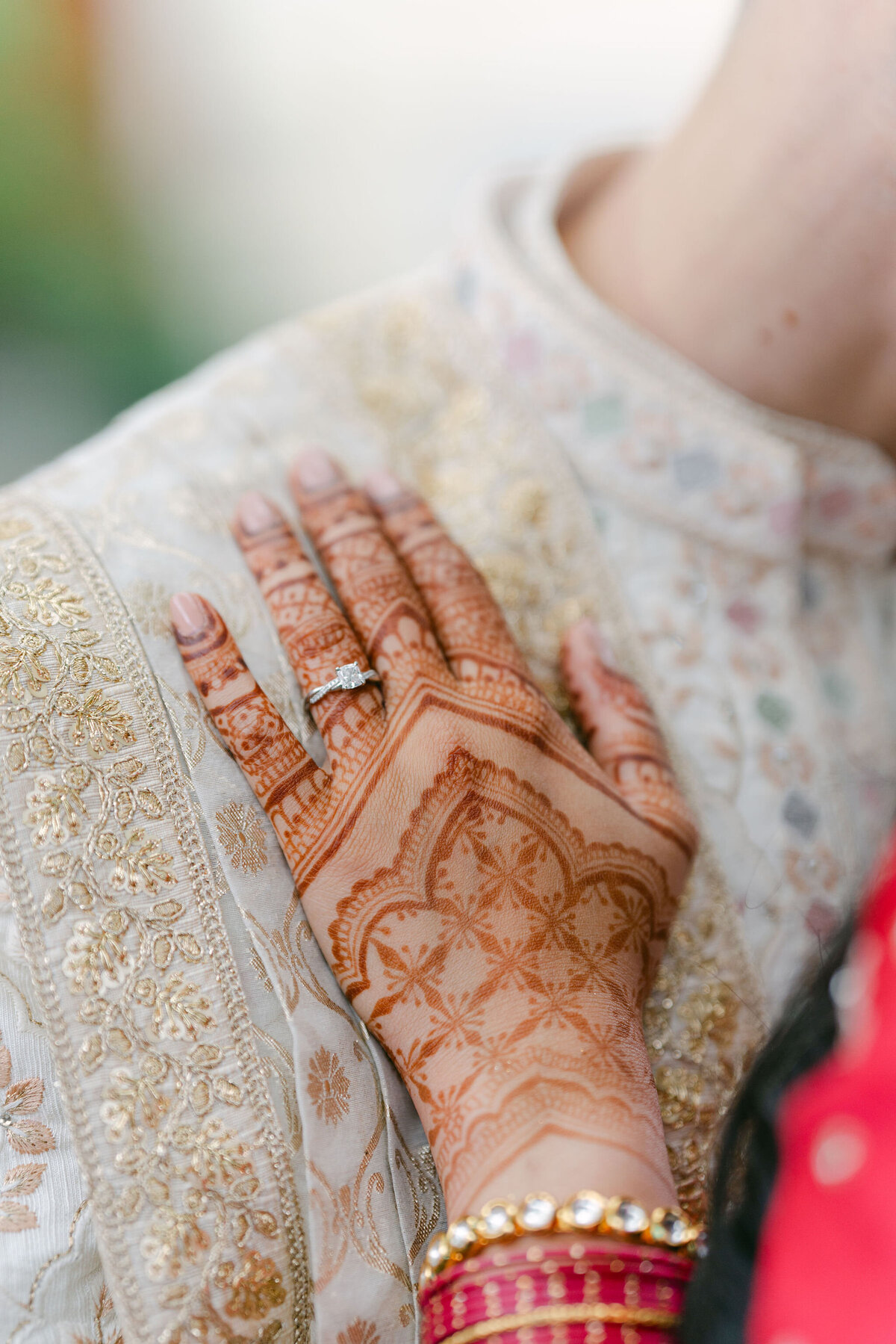 S+L-CouplePortraitsHinduCeremony-28