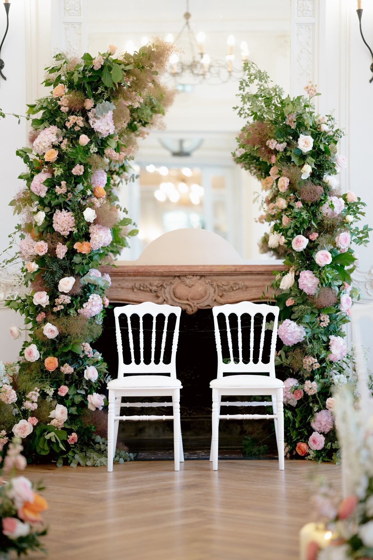 arche-florale-ceremonie-mariage-interieure