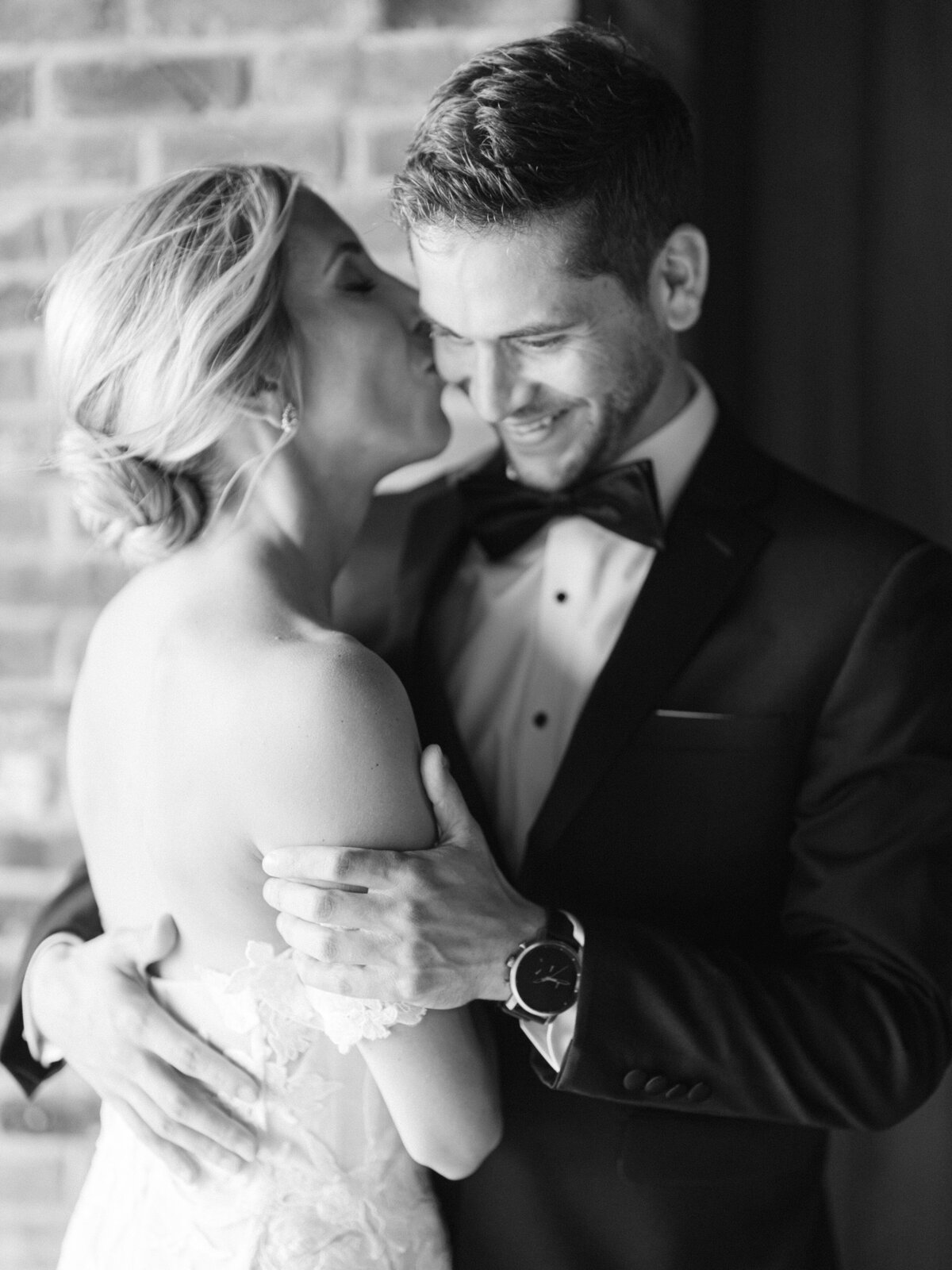 libertywarehouse-newyorkwedding-weddingwithaview-felixfeyginphotography-007