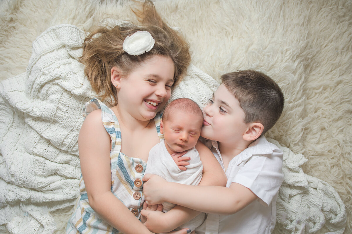 championsgate-newborn-photographer-travels-to-your-home 0506