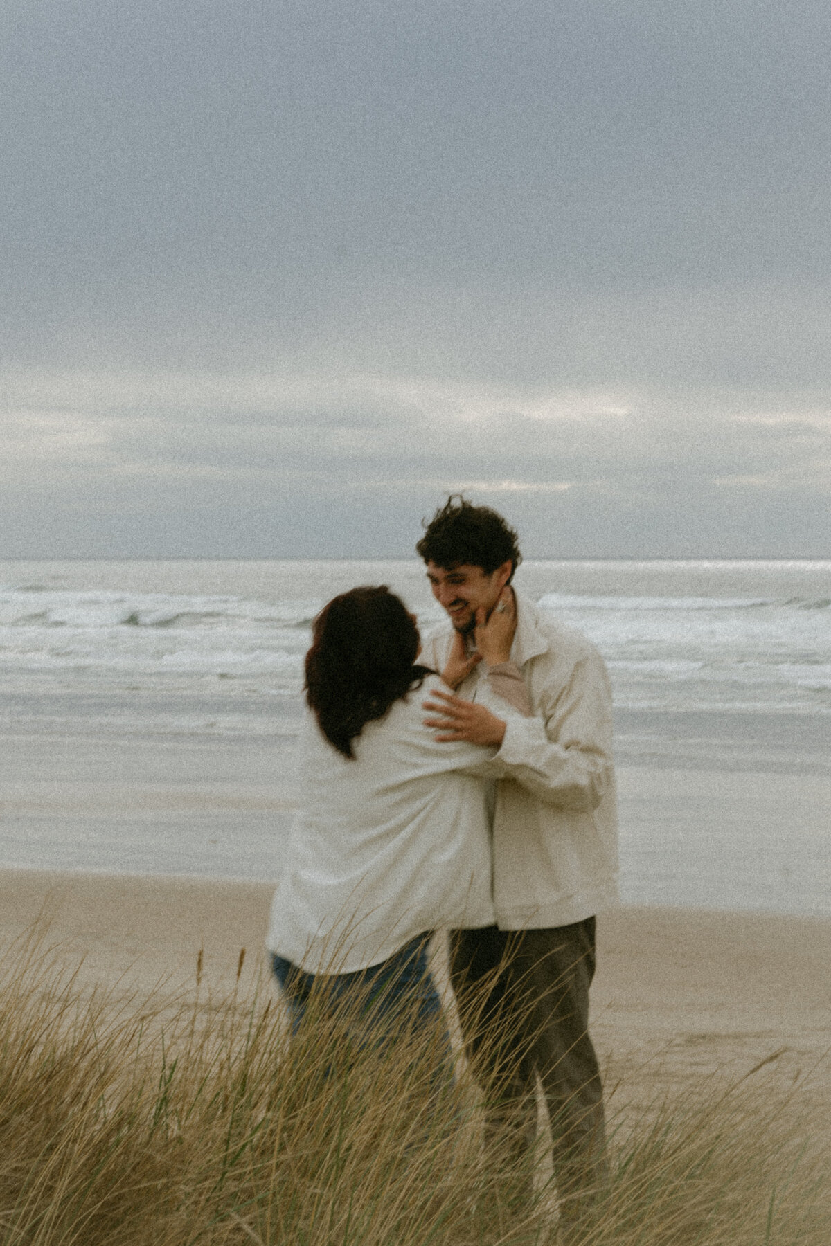 cannon beach - oregon documentary storytelling - couples sunset photos-21