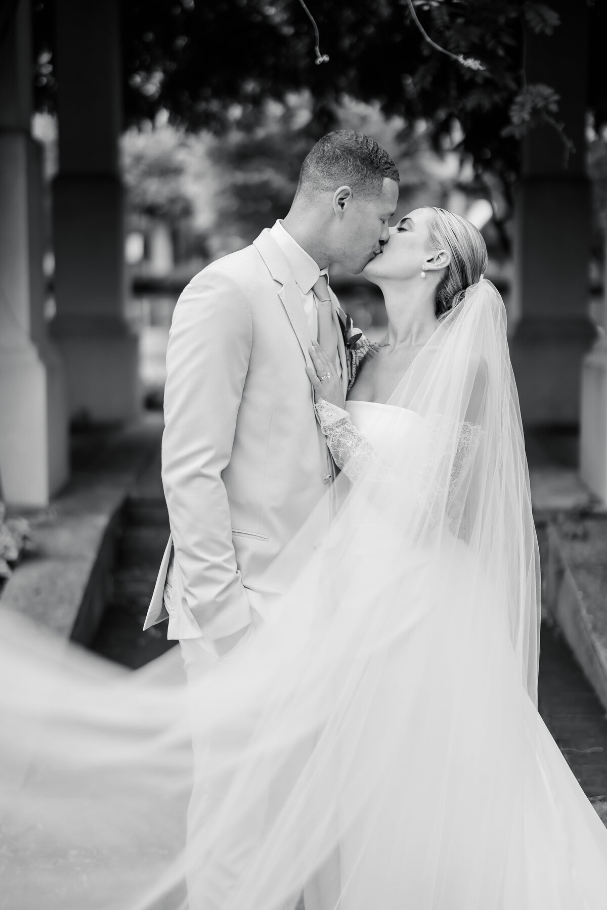 kasia-sickau-photography-wedding-photographer-hannah-and-TJ-the-grand-ballroom-covington-ky-690