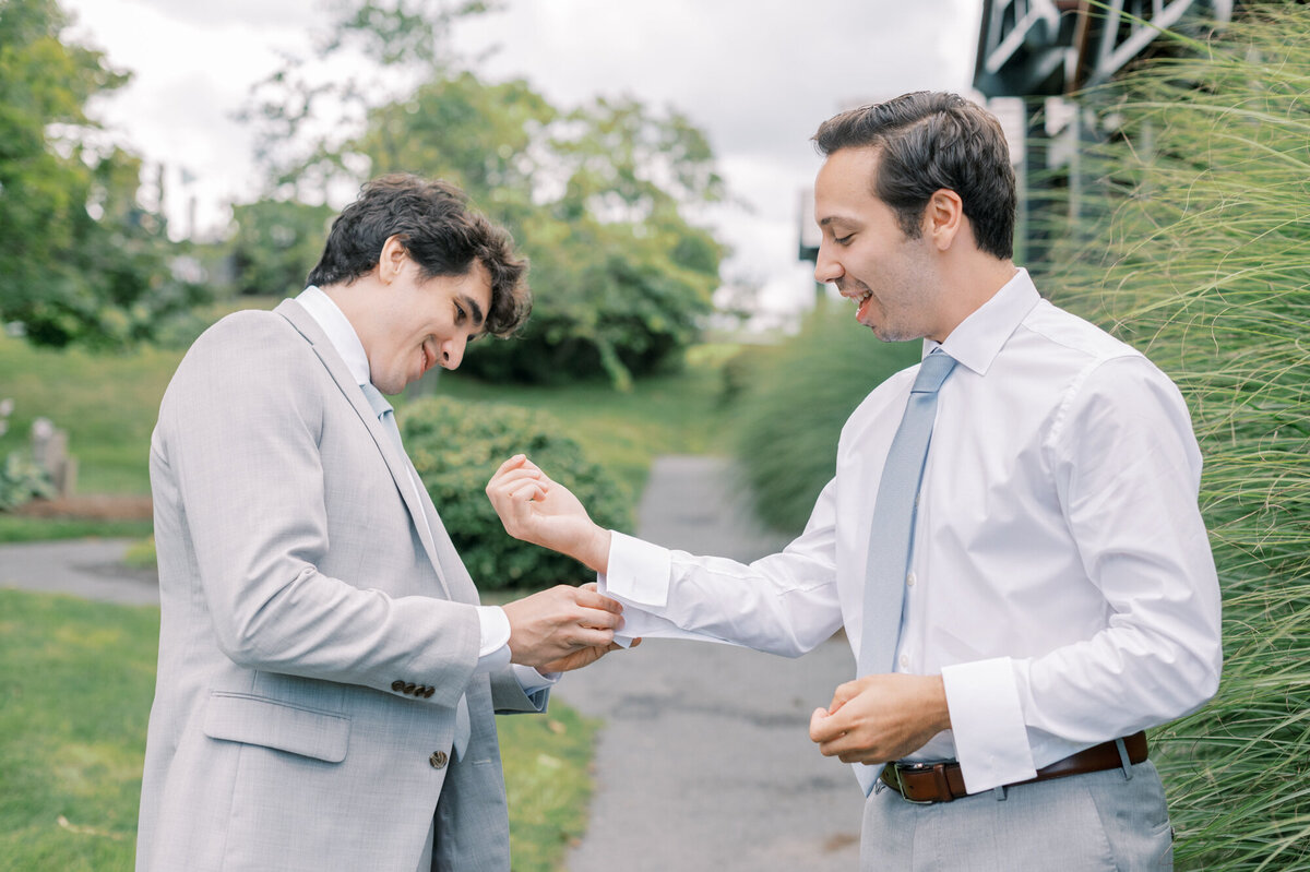 Emily March Photography Wilmington, North Carolina and Destination Wedding Engagement Photographer Heirloom Photography for Memorable Gatherings Light Airy Sentimental Imagery Images Weddings SamuelsWedding_0115