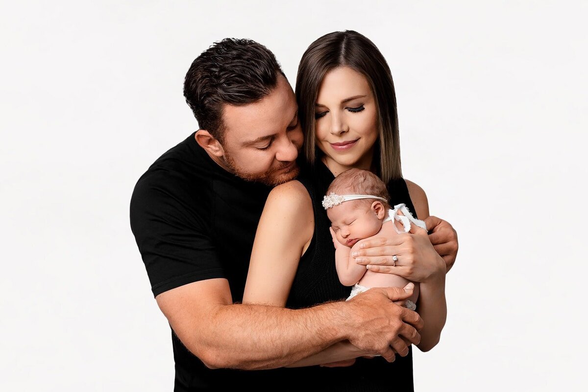 mobile-in-home-newborn-photography-vancouver-fraser-valley_family-mother-father-newborn-girl-outfit