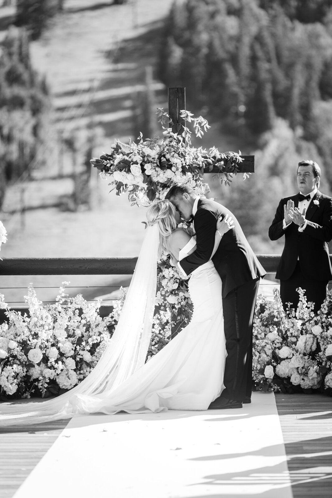 stein-eriksen-lodge-july-summer-park-city-mountain-wedding-pepper-nix-2212-1487bw