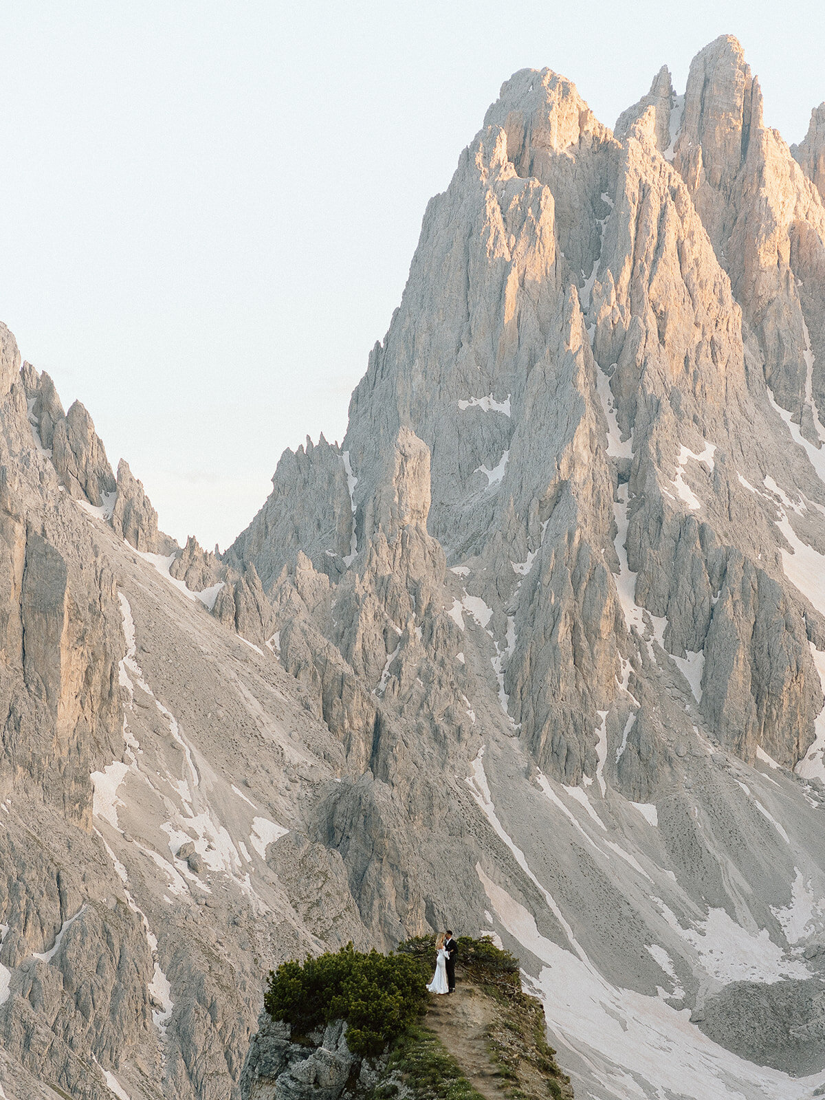 Elsa-Emmanuel-Mi-Chalet-Cadini-Dolomites-Elopement-Photoshoot-248_websize