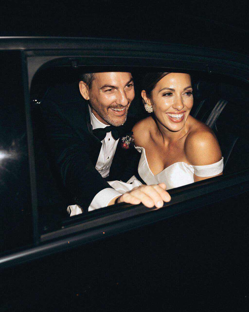 115-wedding-couple-getaway-car-modern-vintage-events