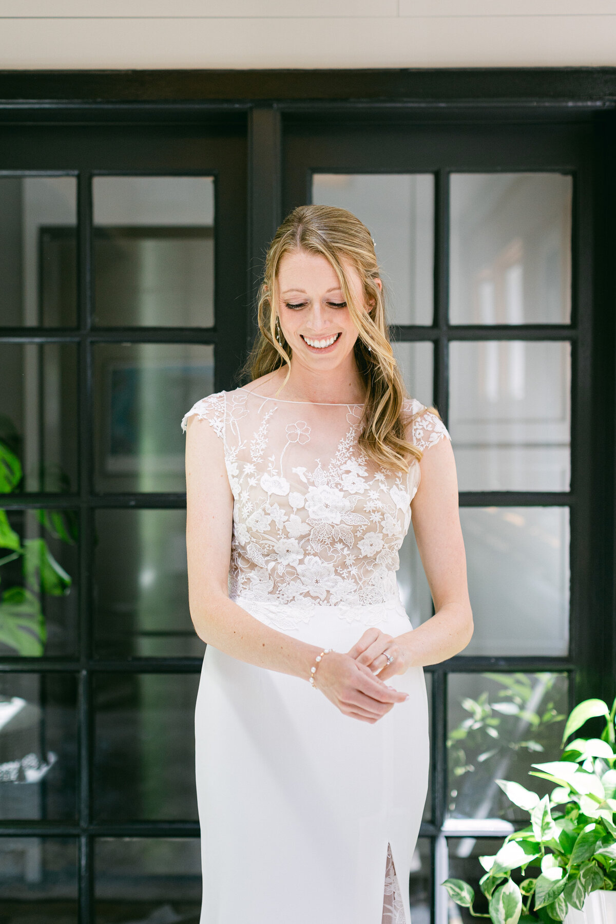 Timeless, light-filled wedding photography with an editorial touch Ksenia Vasenev_20230715_0113