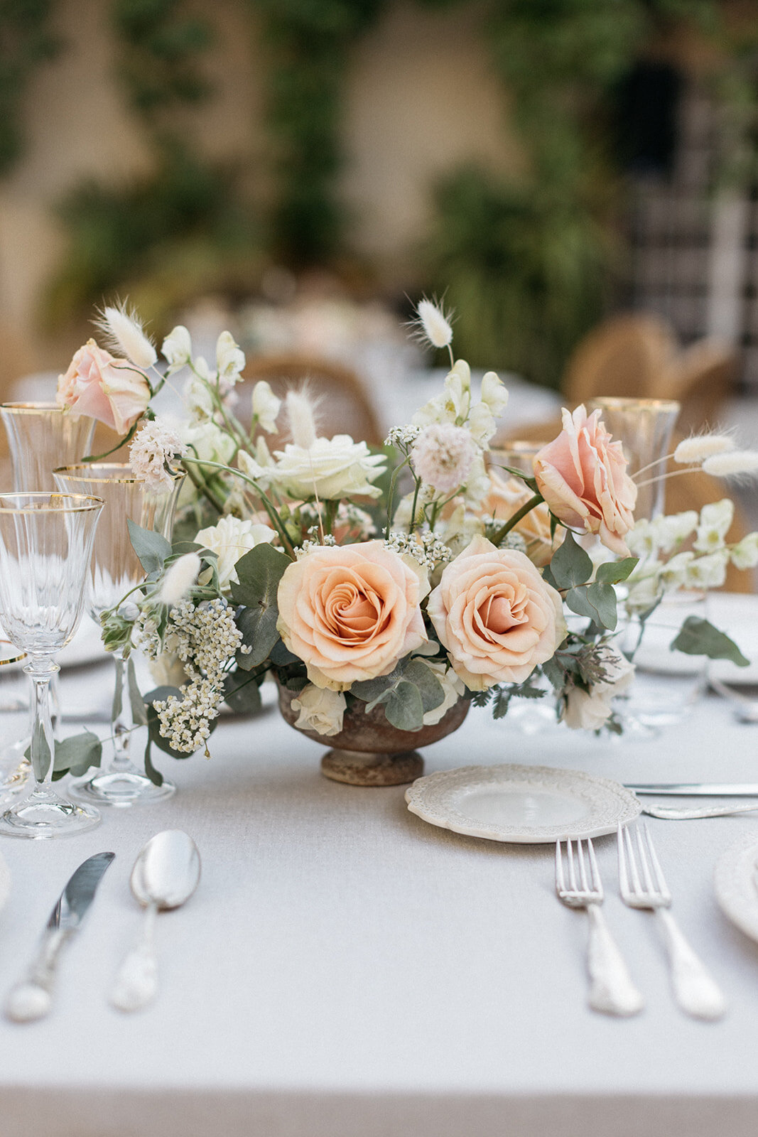 Lily Maxx wedding at chateau Robernier in a Monique Lhuillier gown - Veronique Lorre florist19